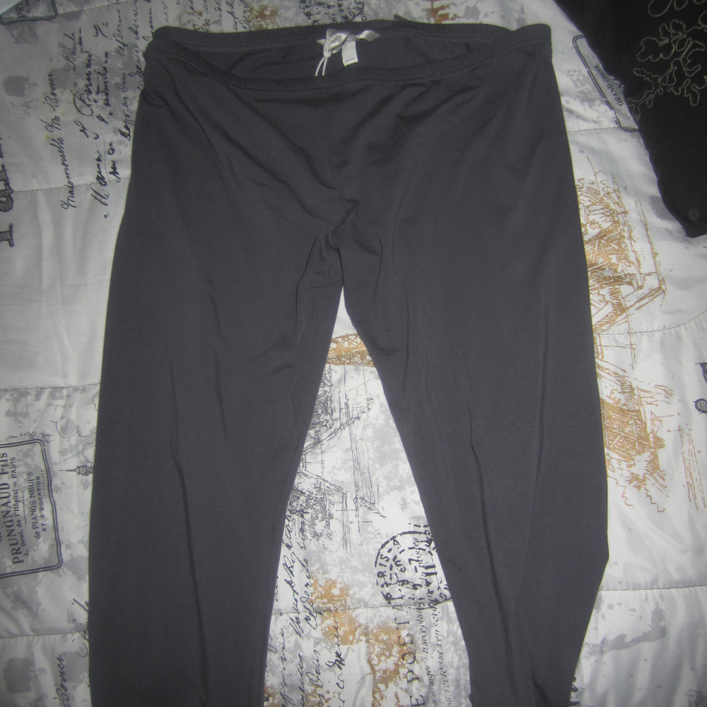 Women's Lauren Conrad Capri Leggings Grey size XL